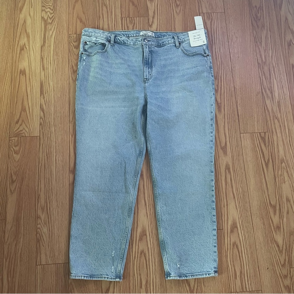 Abercrombie & Fitch '90s Straight Ultra High Rise Jeans - Light Blue